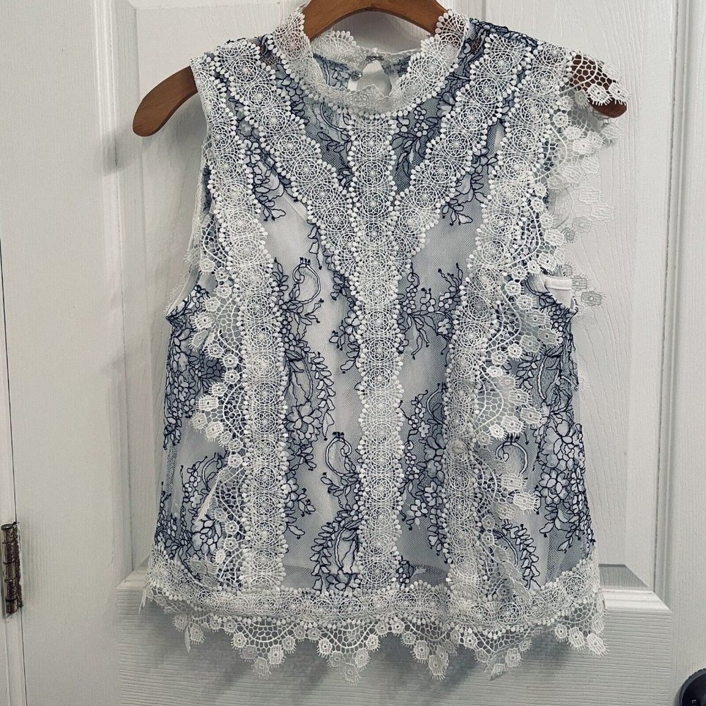 Adelyn Rae Navy Blue White Lace Crochet Floral Blouse with Camisole Size XS NWT